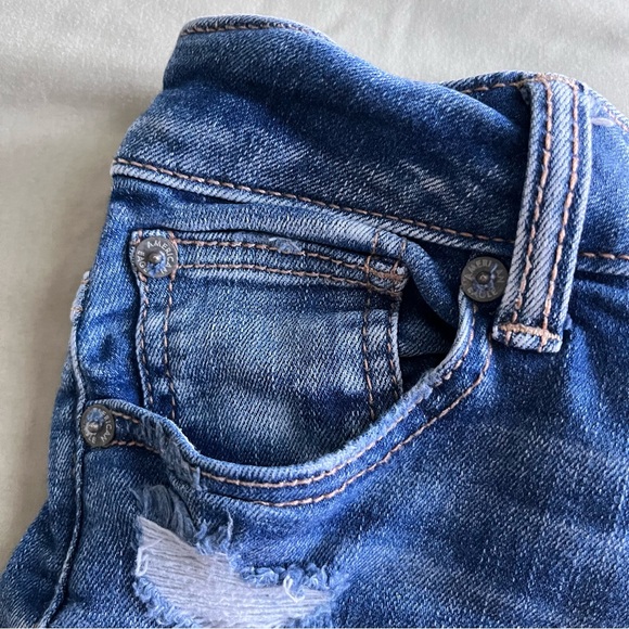 american eagle • ripped shorts - Picture 7 of 13